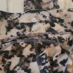 Lululemon Black and Cream Patterned Leggings